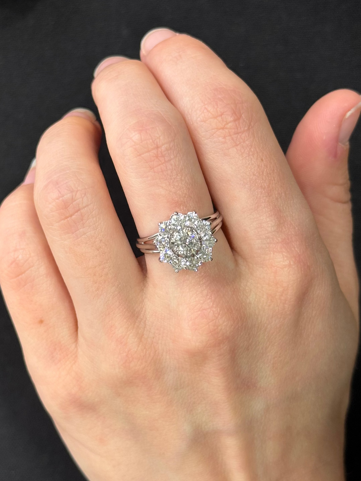 Bague or blanc diamants entourage – Bague style marguerite luxe | Argor Colmar