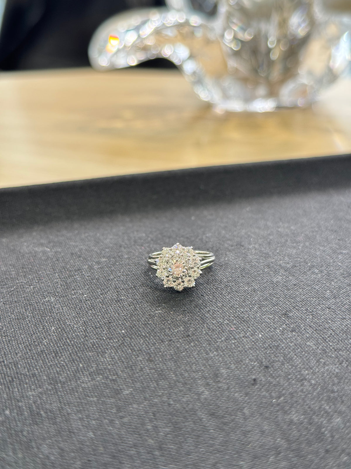 Bague or blanc diamants entourage – Bague style marguerite luxe | Argor Colmar