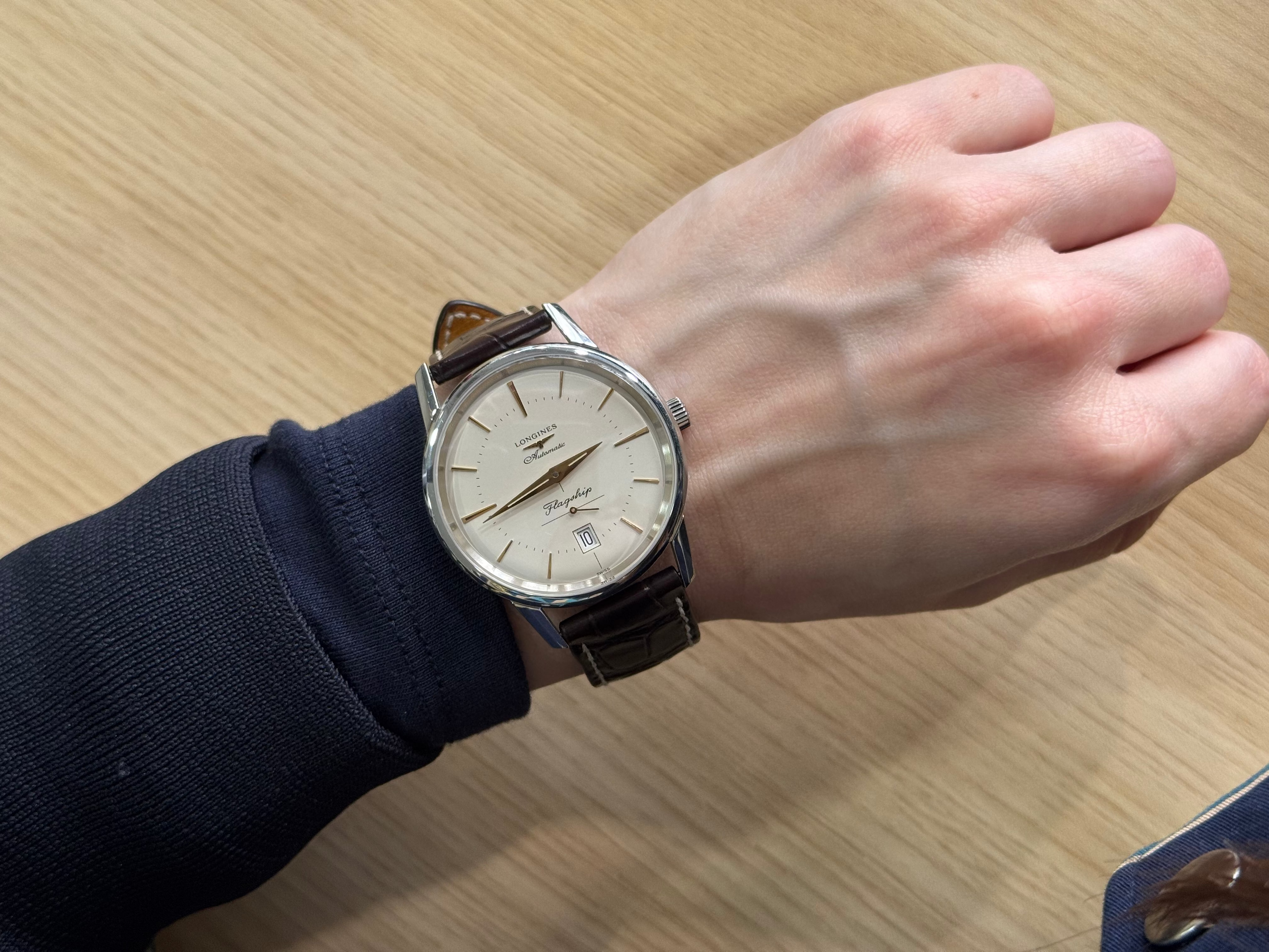Montre Longines Flagship Automatic cadran beige bracelet cuir croco  Image