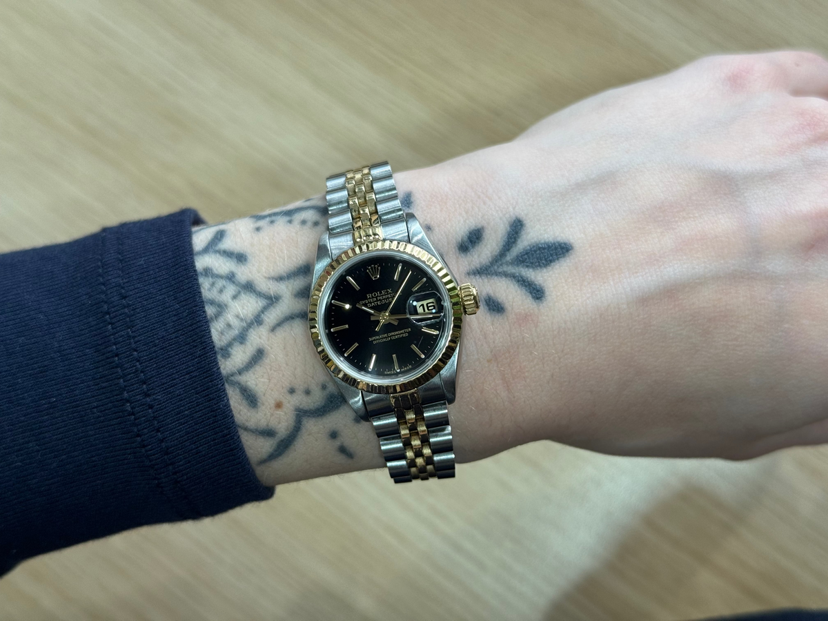 Montre Rolex Datejust 26 or et acier – Montre iconique femme seconde main 