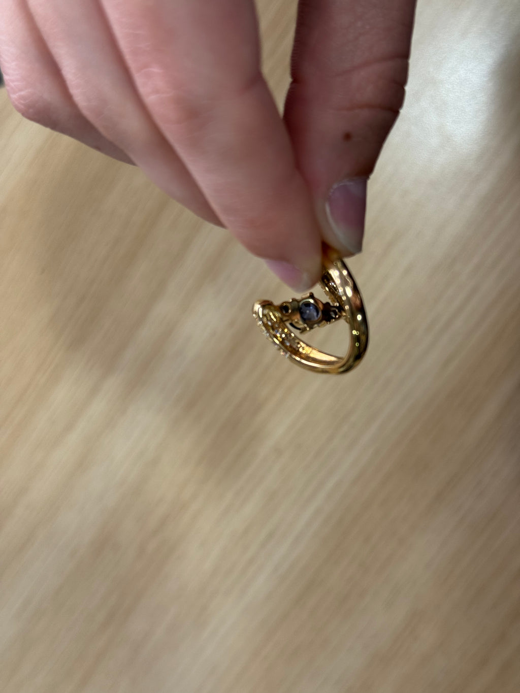 Bague serpenti or jaune, saphir et diamants - Argor Colmar