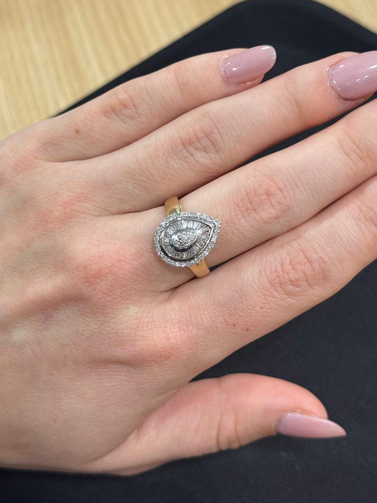 Bague poire en or jaune et diamants - Seconde main