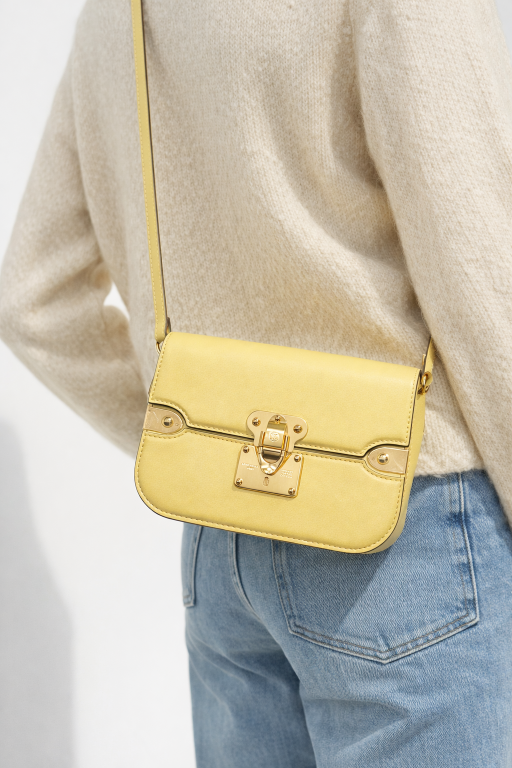 Sac Louis Vuitton Orsay MM en cuir jaune – Neuf Seconde main authentifié